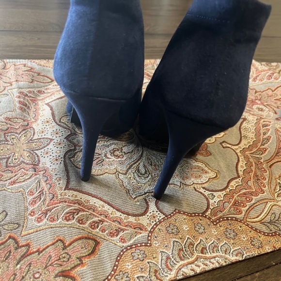 New Blue faux suede booties size 7 - Picture 4 of 5